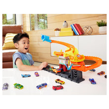 Cargar imagen en el visor de la galería, Hot Wheels ataque de la serpiente