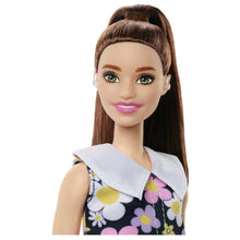Cargar imagen en el visor de la galería, Muñeca Barbie Fashionista vestido margaritas con audífono (187)