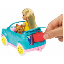 Cargar imagen en el visor de la galería, Caravana de Chelsea con muñeca y perrito Barbie