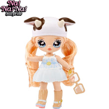 Cargar imagen en el visor de la galería, Muñeca Cora Cowgirl Na! Na! Na!