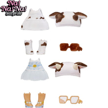 Cargar imagen en el visor de la galería, Muñeca Cora Cowgirl Na! Na! Na! Surprise