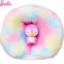 Cargar imagen en el visor de la galería, Cutie Reveal Barbie morena con disfraz de pingüino