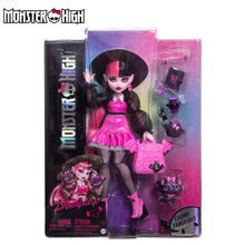Cargar imagen en el visor de la galería, Muñeca Draculaura