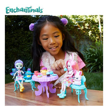 Cargar imagen en el visor de la galería, Enchantimals fiesta de té con las muñecas Patter Peacock y Bree Bunny-(4)