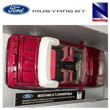 Cargar imagen en el visor de la galería, Ford Mustang GT Convertible a escala 1/43 New Ray-(1)