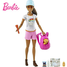 Cargar imagen en el visor de la galería, Barbie senderista muñeca con perro (GRN66)