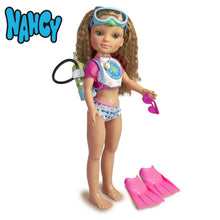 Cargar imagen en el visor de la galería, muñeca Nancy un día salvando tortugas pelo rizado castaño