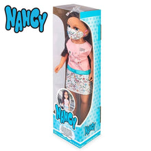 Cargar imagen en el visor de la galería, Nancy un día con mascarilla muñeca morena Trendy a que jugamos hoy-