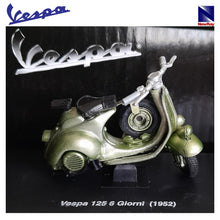 Cargar imagen en el visor de la galería, Vespa 125 6 Giorni (1952) New Ray miniatura a escala 1/32