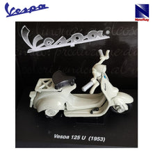 Cargar imagen en el visor de la galería, Vespa 125 U (1953) Piaggio miniatura histórica New Ray-