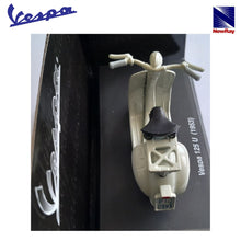 Cargar imagen en el visor de la galería, Vespa 125 U (1953) Piaggio miniatura histórica New Ray-(1)