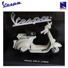 Cargar imagen en el visor de la galería, Vespa 125 U (1953) Piaggio miniatura histórica New Ray