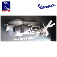 Cargar imagen en el visor de la galería, Vespa 150 GS (1955) New Ray réplica a escala 1/32-(1)