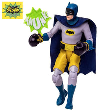 Cargar imagen en el visor de la galería, Batman gloves con guantes de boxeo
