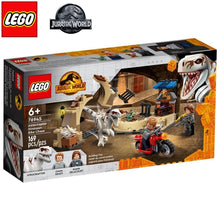 Cargar imagen en el visor de la galería, Lego Jurassic World persecución en moto del dinosaurio atrocirraptor 76945
