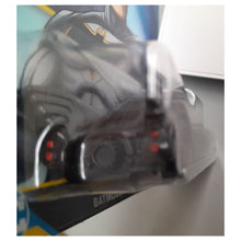 Cargar imagen en el visor de la galería, batmobil hot wheels coche
