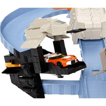 Cargar imagen en el visor de la galería, Ataque a la fábrica de Cazas Tie Takedow Star Wars Hot Wheels
