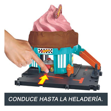 Cargar imagen en el visor de la galería, Hot Wheels pista heladería con coche
