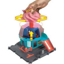 Cargar imagen en el visor de la galería, Hot Wheels pista heladería con coche
