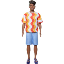 Cargar imagen en el visor de la galería, Ken Fashionista con audífonos Barbie
