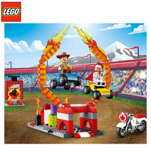 Cargar imagen en el visor de la galería, Lego Woody Toy Story 4 Duke Caboom acrobacias
