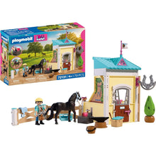 Cargar imagen en el visor de la galería, Playmobil 72131 establo pequeño con herrador y caballo
