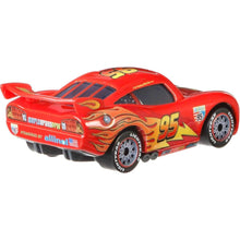 Cargar imagen en el visor de la galería, Rayo McQueen con llantas de carreras Cars
