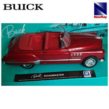 Cargar imagen en el visor de la galería, Buick Roadmaster rojo a escala 1/43 miniatura New Ray
