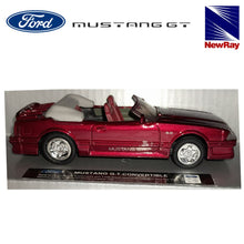 Cargar imagen en el visor de la galería, Ford Mustang GT Convertible a escala 1/43 New Ray-
