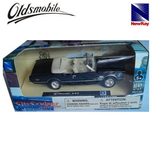Cargar imagen en el visor de la galería, Oldsmobile 4 4 2 negro miniatura a escala 1/43 New Ray-(4)
