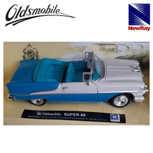 Cargar imagen en el visor de la galería, Oldsmobile Super 88 New Ray coche a escala 1/43
