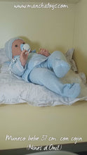 Cargar y reproducir el video en el visor de la galería, muñeco bebé recién nacido realista 37cm con cojin
